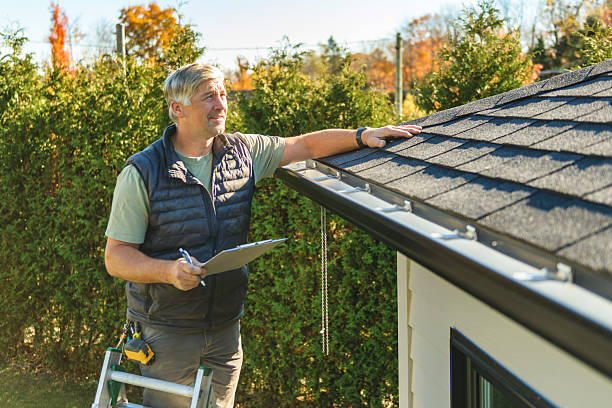 Professional Roofing technician working in Mountain View, MO